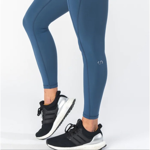 Booty Scrunch Curves & Combat Regal Booty Scrunch Leggings Size M HOT🔥 - Picture 7 of 9